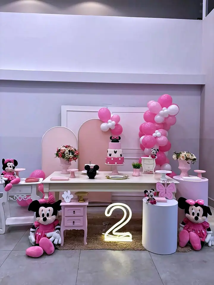 Aniversário de 2 anos com tema Minnie em rosa